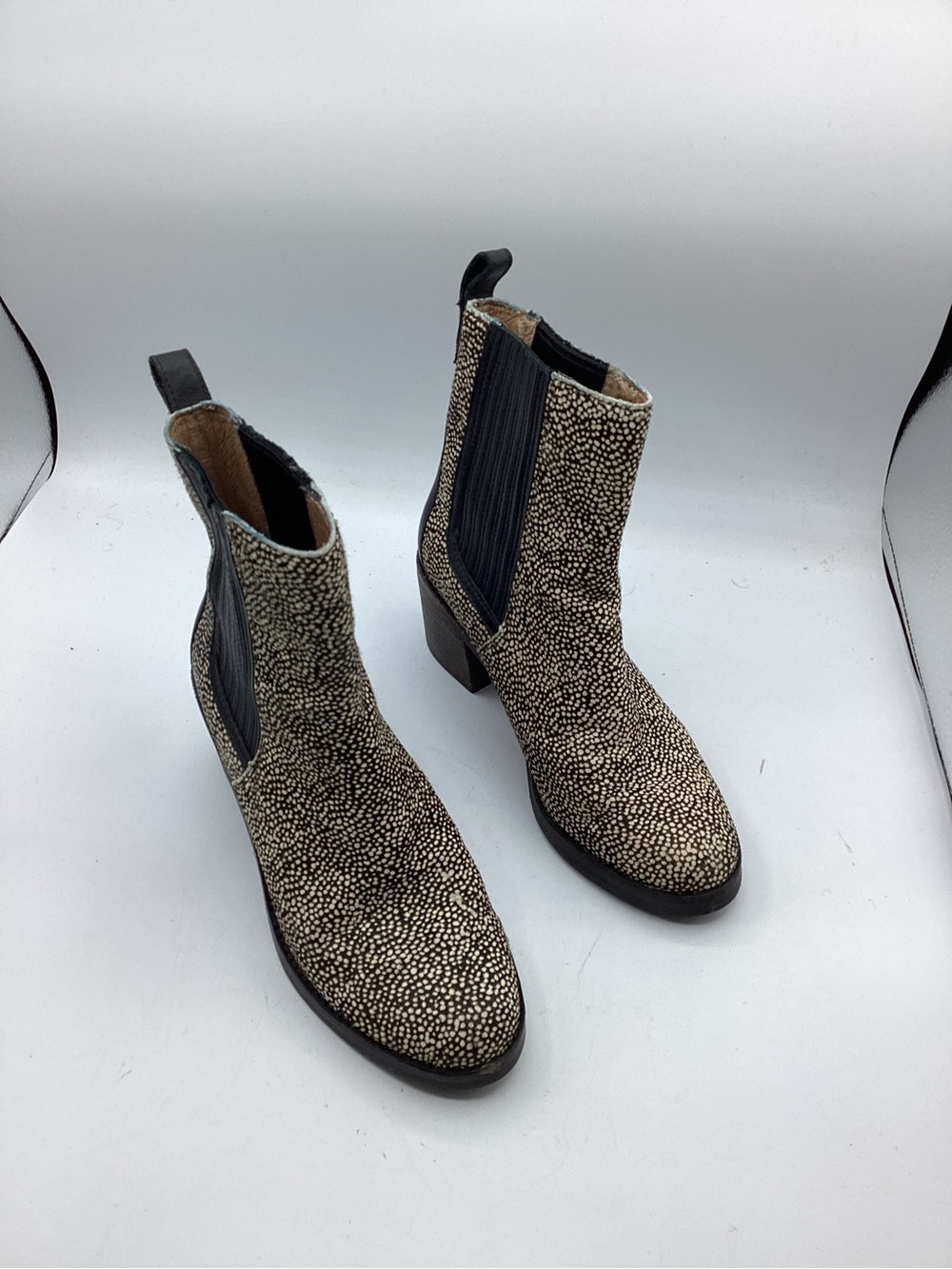 UGG Camden Exotic Calf Hair Chelsea Boot, women’s size 8